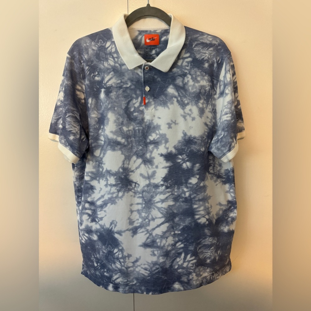 The Nike Polo Tie Dye L Light Blue/White